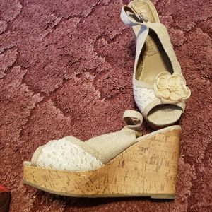 Floral Burlap Wedges